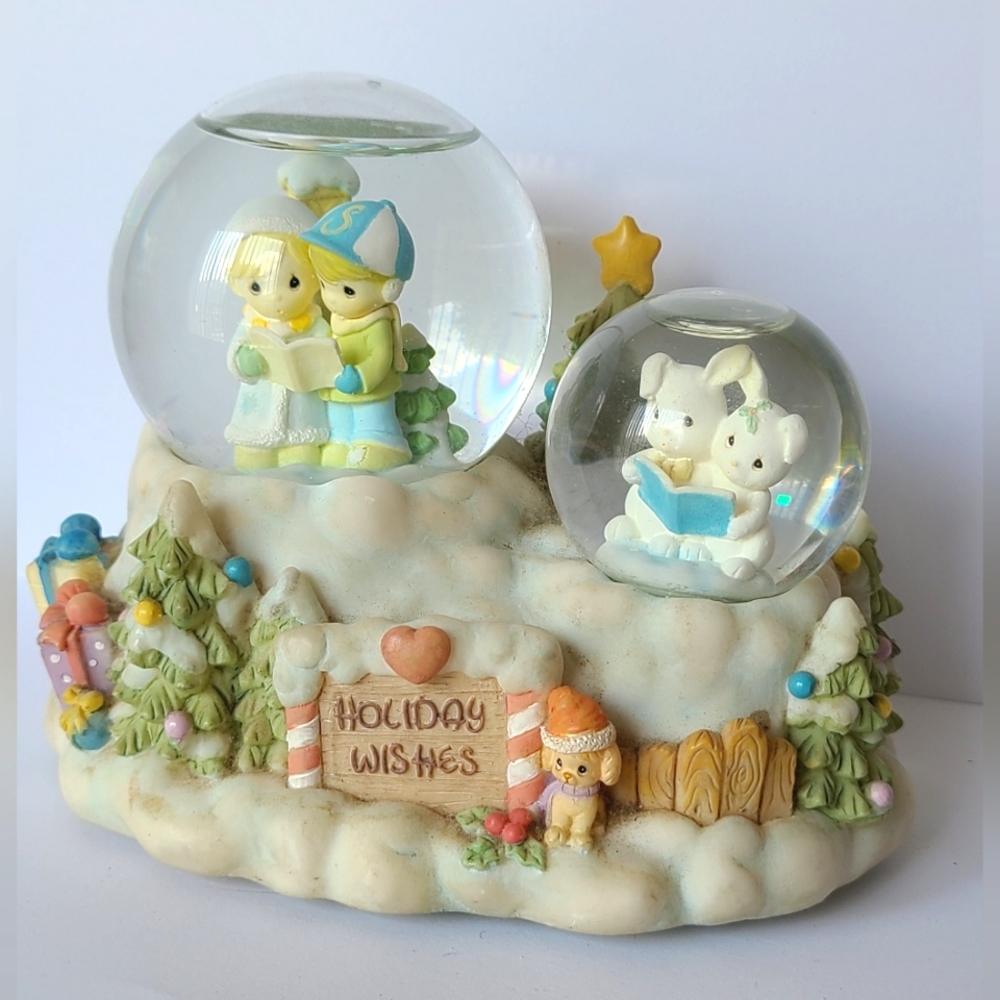 Vintage Precious Moments Christmas Snow Globe Village Collectible Music Decor
